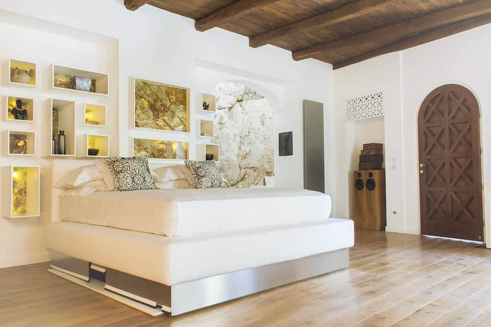 Villa Shah a place to listen to the sea in Amalfi Coast in Conca dei Marini, Sorrento Coast