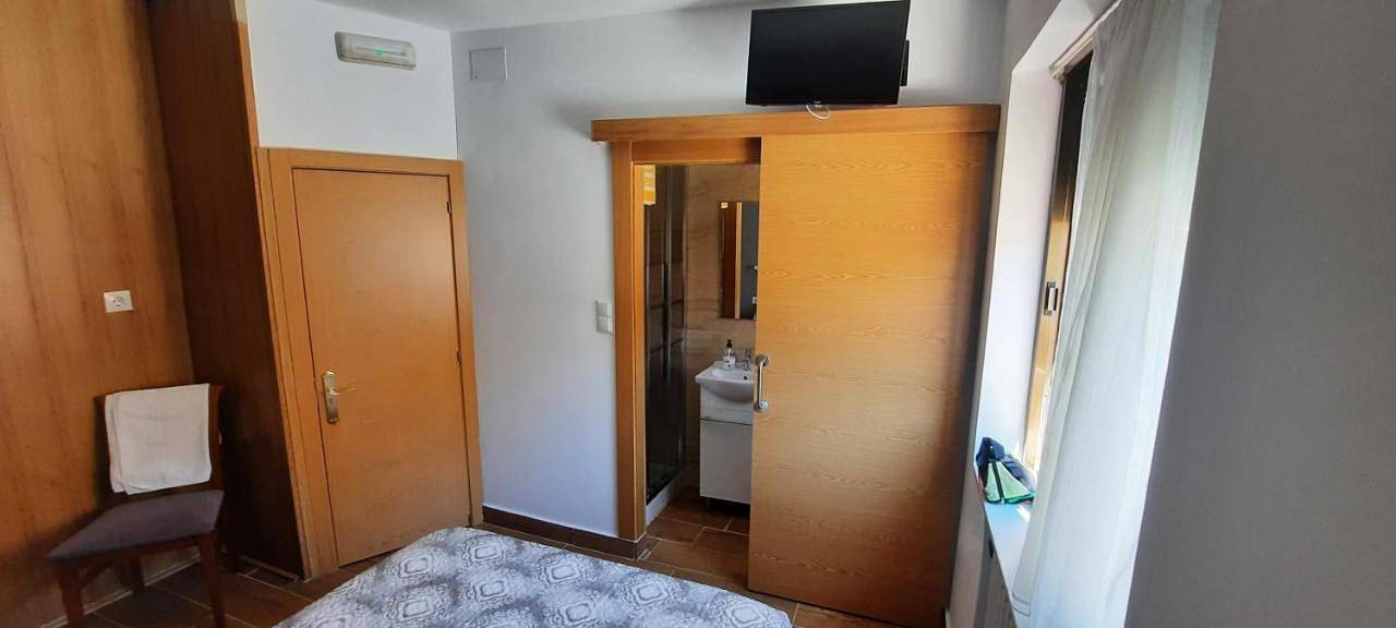Single Room with Private Bathroom in León, Chaîne Cantabrique
