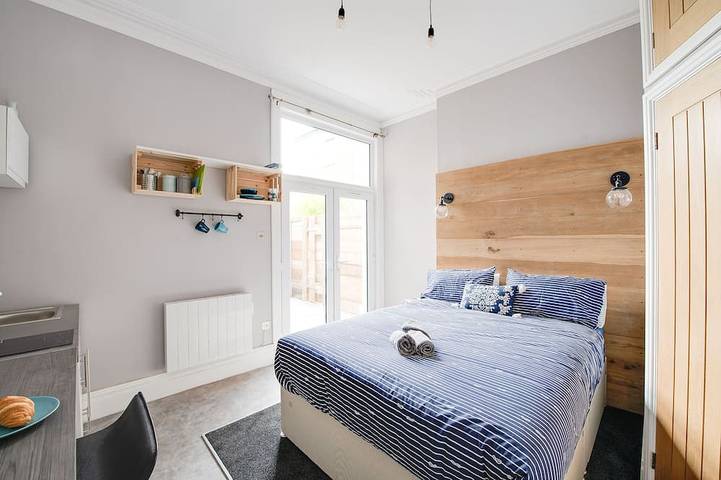 Gîte pour 2 personnes, avec Terrasse et Jardin à Portsmouth - 4