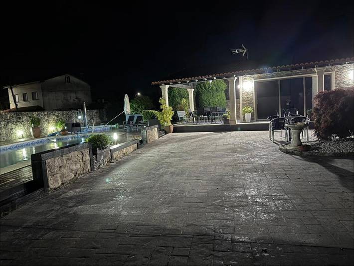 Chalet para 6 personas, con jacuzzi además de jardín y piscina en Provincia de Pontevedra - 2