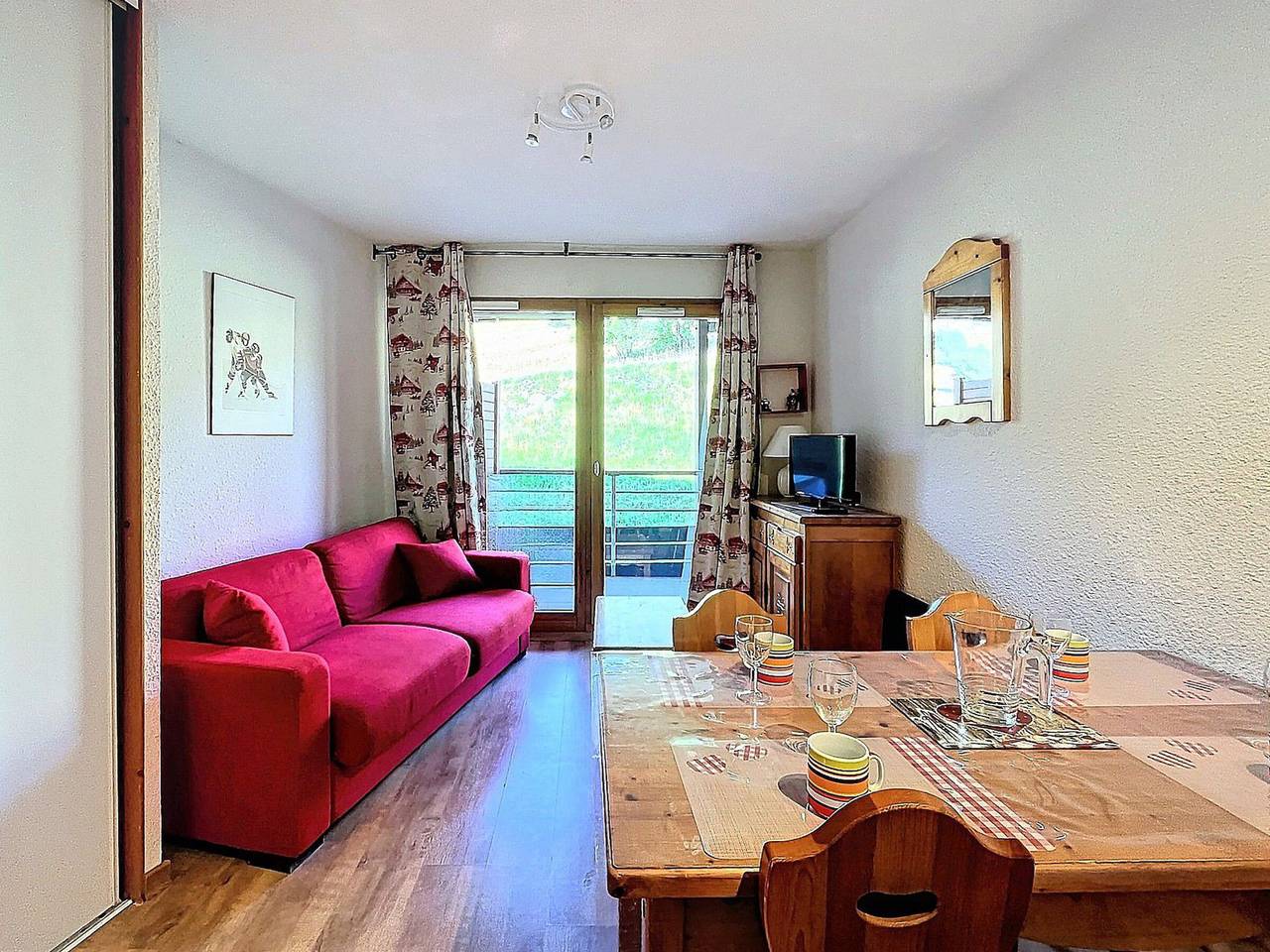 Apartamento entero, Hermoso apartamento de 2 habitaciones a pie de pistas con balcón y acceso a piscina in Le Corbier, Villarembert