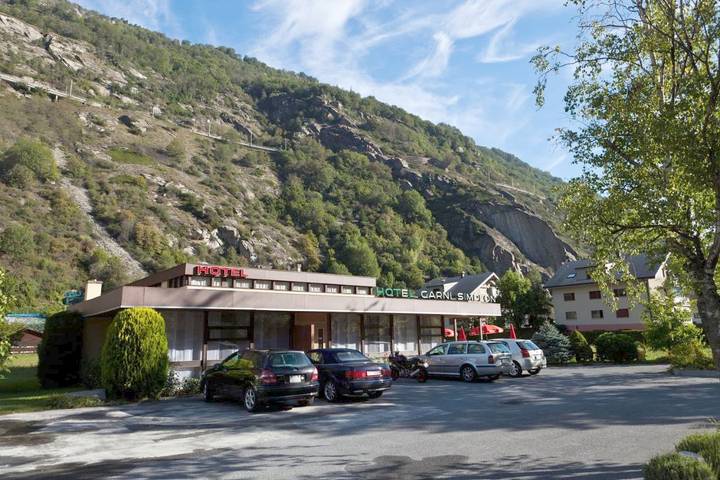 Hôtel pour 3 personnes, avec terrasse et jardin, animaux acceptés dans Brigue