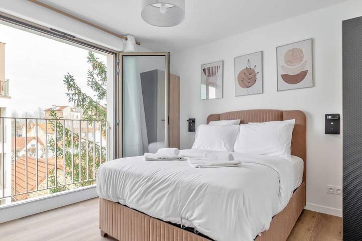 Apartamento entero, Apartamento luminoso con balcón -6P-Cerca de Disney/París in Champigny-sur-Marne, Valle del Marne