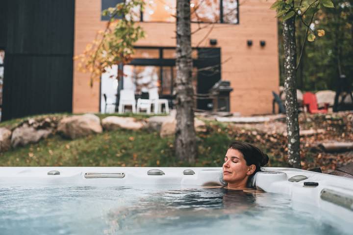 Location de vacances pour 6 personnes, avec vue sur le lac et jardin ainsi que terrasse et piscine dans Canada - 2