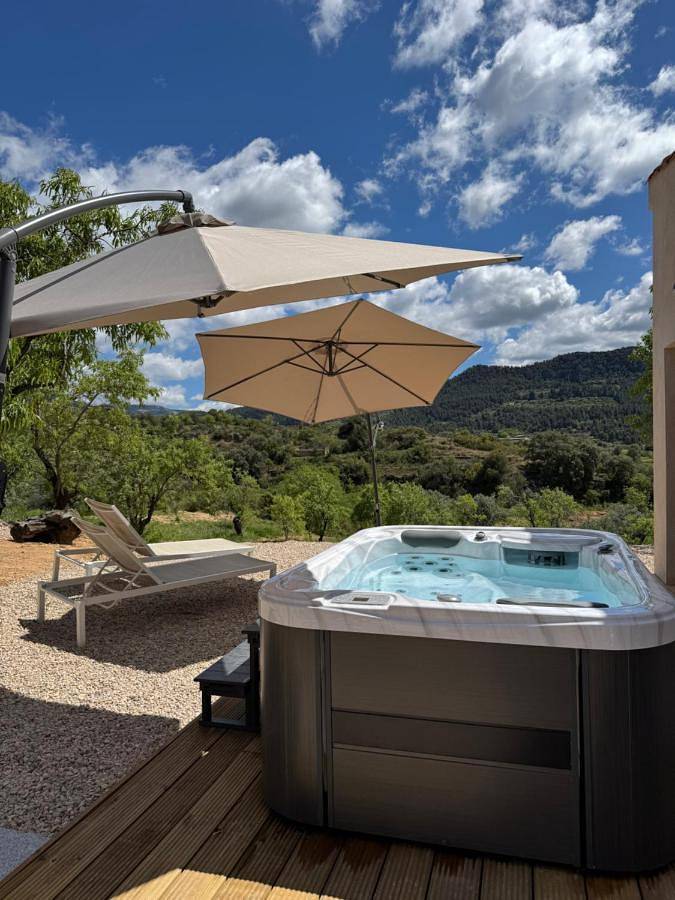 Casa rural para 3 personas, con jardín además de terraza y jacuzzi, Se admiten mascotas en Massis dels Ports - 2