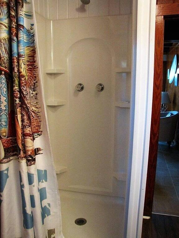 Alles auf einer Ebene und direkt gegenüber vom Meer / Private Boardwalk zum Strand in Whalebone, Nags Head