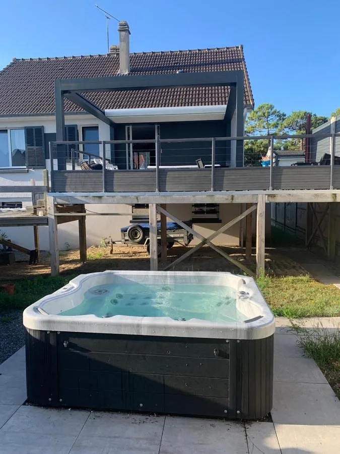 Chalet para 7 personas, con jacuzzi además de piscina y jardín - 1