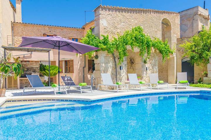 Villa für 8 Personen, mit Terrasse und Garten - 1