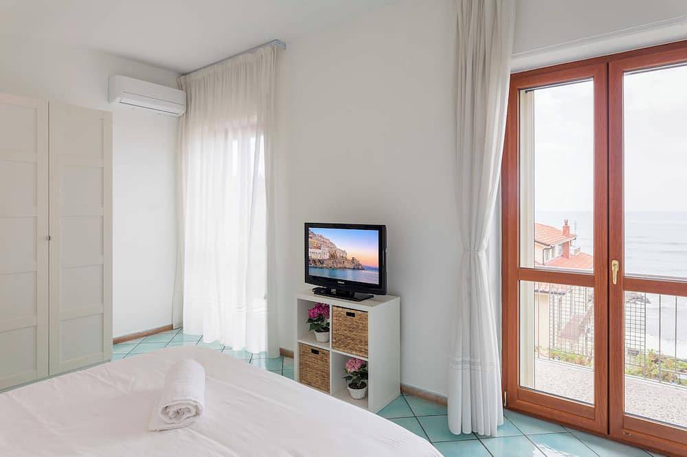 Ganze Wohnung, Casa Elan Salerno, large and bright apartment, a stone's throw from the beach in Salerno, Tyrrhenische Küste Kampanien