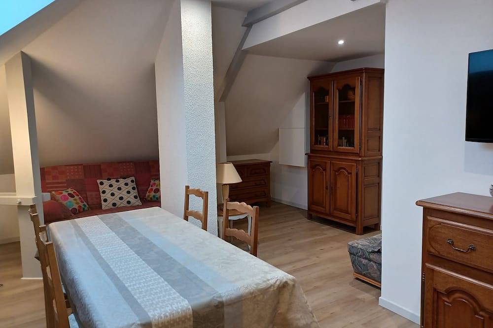Appartement entier, F2 cosy et calme entre ville et campagne in Fameck, Moselle