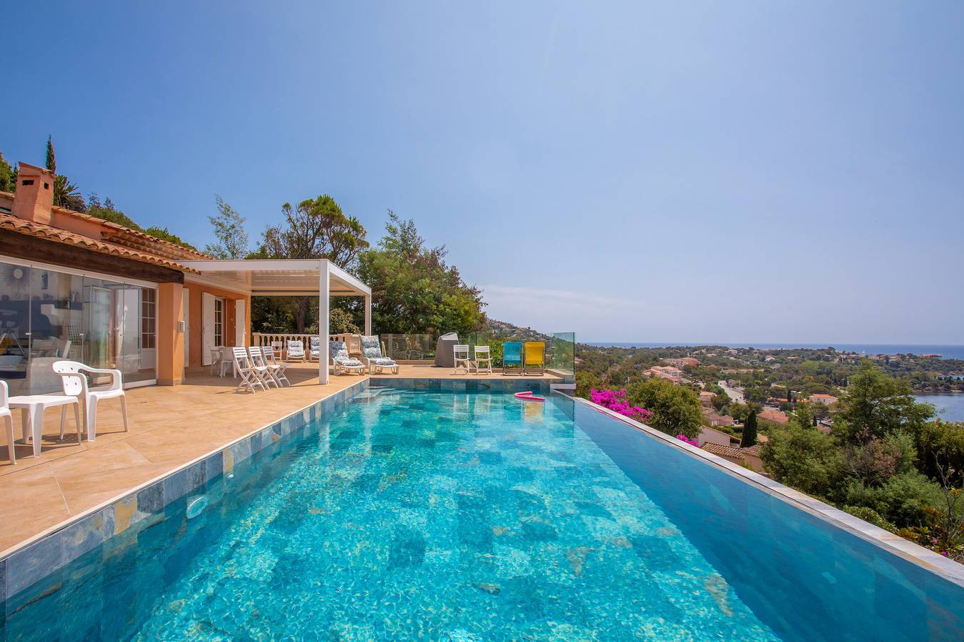Ganzes Studio, Studio 'L'Esterel' mit Meerblick, Wi-Fi und Klimaanlage in Agay, Saint-Raphaël