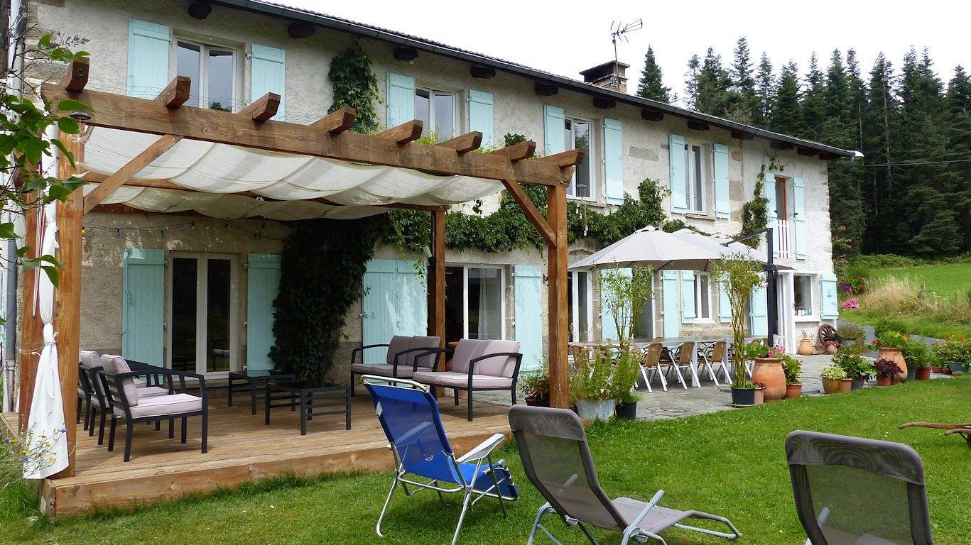 La Ferme du Garnasson - Chambre Cassis in Doranges, Parc Naturel Régional Livradois-Forez