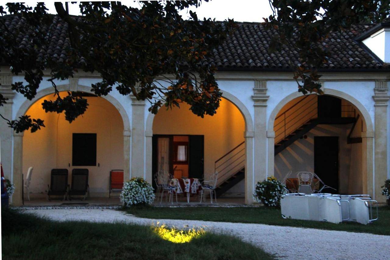Appartamento intero, Three-Bedroom Apartment- Split Level in Mira, Provincia di Venezia