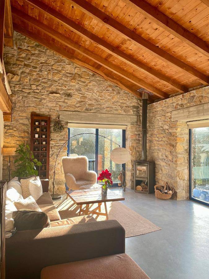 Casa rural para 8 personas, con vistas al lago además de terraza y vistas en Entrambasaguas