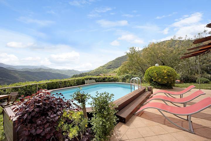 Villa für 15 Personen, mit Balkon und Garten in Ligurien