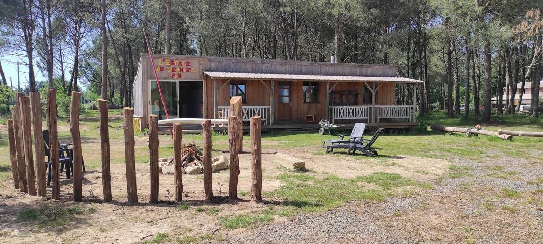 Chalet L'Escale Du Dernier Pin – Peaceful Wooden Retreat in Southwest France in Escalans, Landes