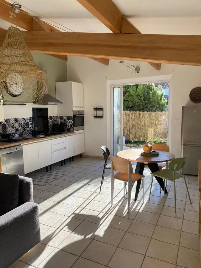 Casa de vacaciones para 4 personas, con terraza además de jardín y jacuzzi - 1