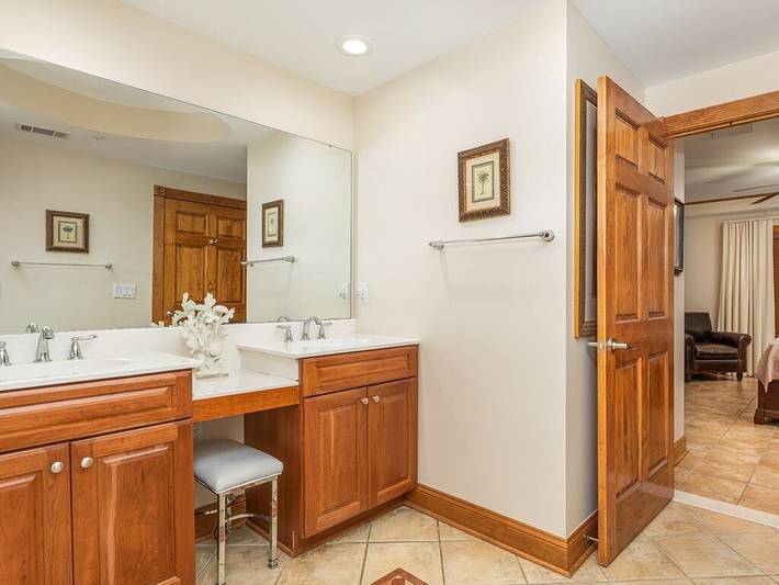 Vacation rental for 4 people, with pool and balcony in Tybee Island