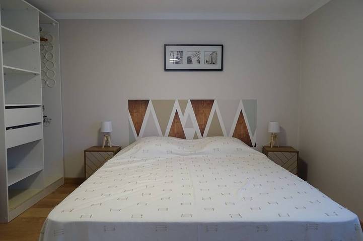 Ganze Wohnung, Charming, detached garden-level vacation rental near the town center in Périgord Blanc