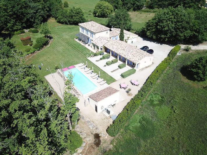 Chambre d’hôte pour 4 personnes, avec jardin ainsi que jacuzzi et piscine, animaux acceptés dans le Var - 4