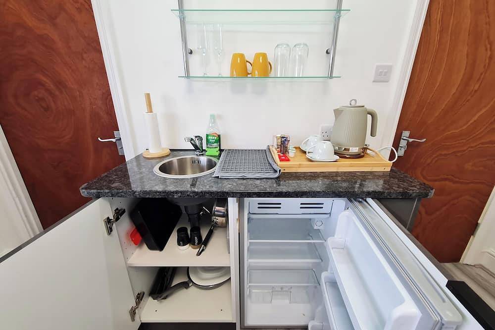 Entire apartment, London Colney serviced apartments with kitchenette, Hertfordshire in London Colney, Hertfordshire