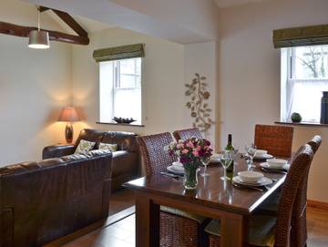 Log Cabin for 5 People in North Yorkshire, Yorkshire, Photo 3