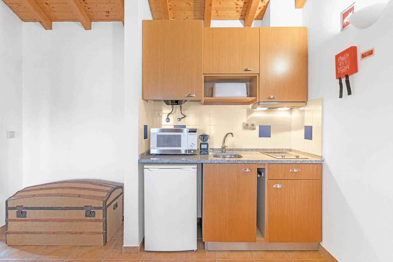 Hel lägenhet, Holiday Home 'Clarinha' with Mountain View, Wi-Fi and Air Conditioning in São Luís, Costa Alentejana