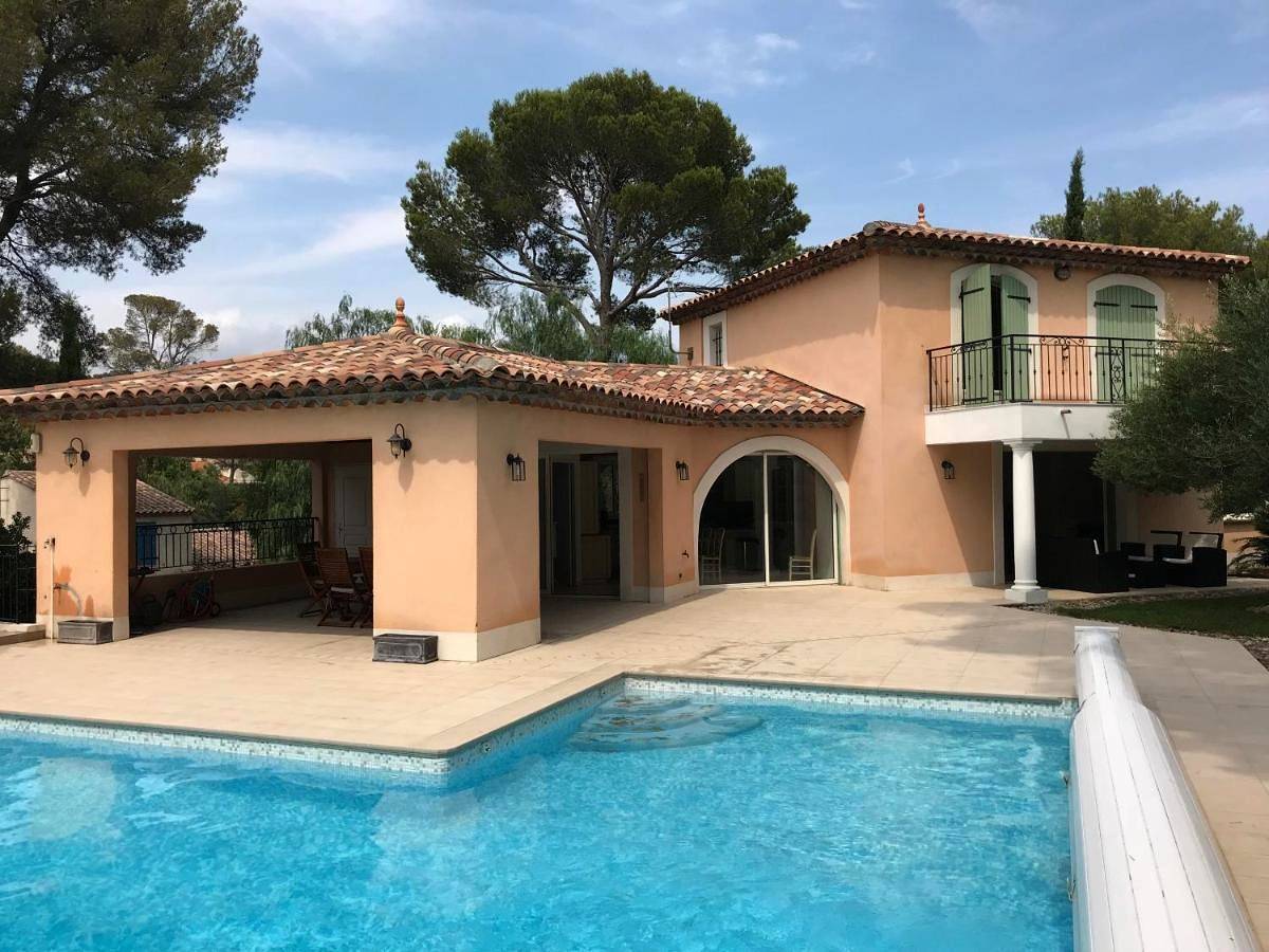 Five-Bedroom Villa in Boulouris, Saint-Raphaël