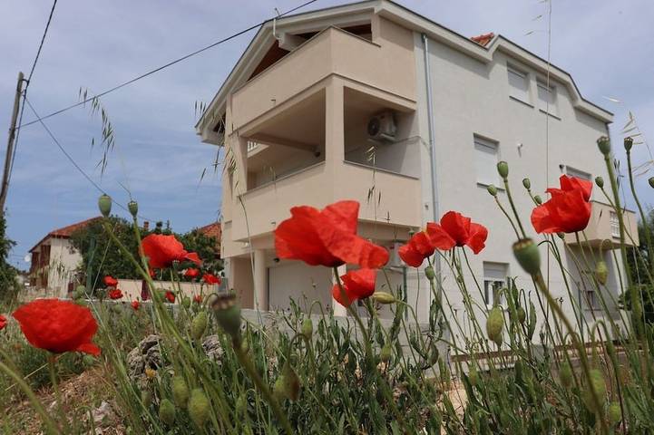 Ganze Wohnung, 1-Zimmer-Ferienwohnung mit Balkon und Meerblick Kukljica, Ugljan in Kukljica, Insel Ugljan