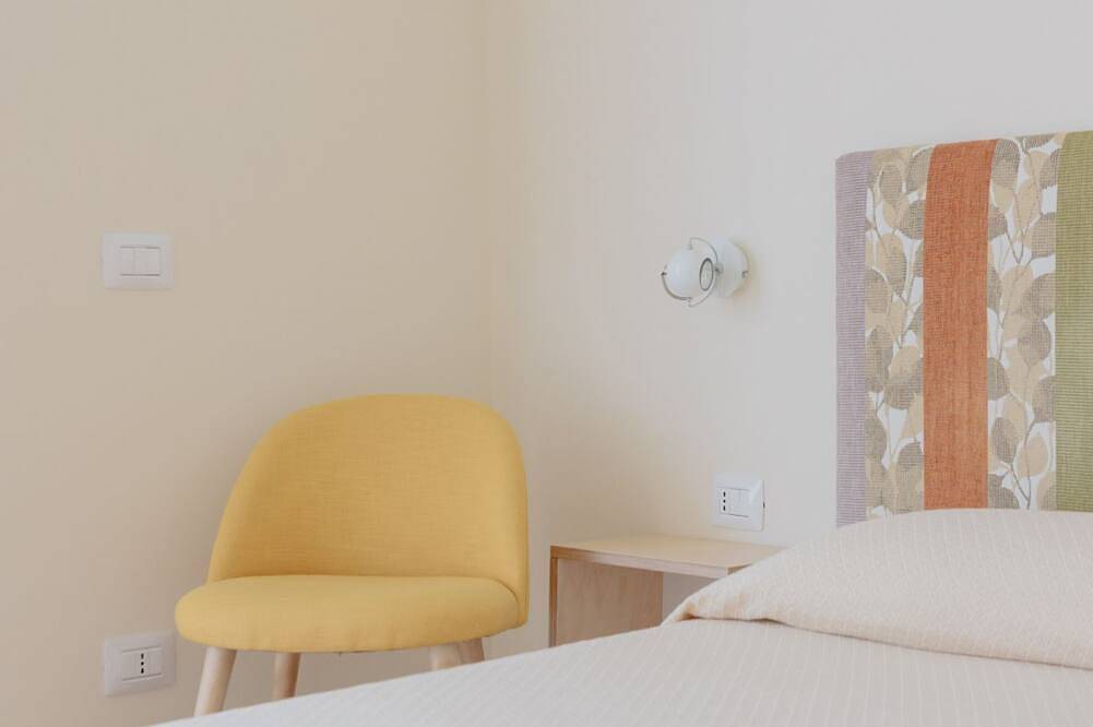 Fiordarancio est la maison d'hôtes que vous recherchiez, située dans une position fantastique juste au-dessus des plages de Fegina. La chambre vous offre un balcon privé avec vue partielle sur la mer, un lit double, une salle de bain privée et la cli in Monterosso al Mare, Commune de Monterosso al Mare