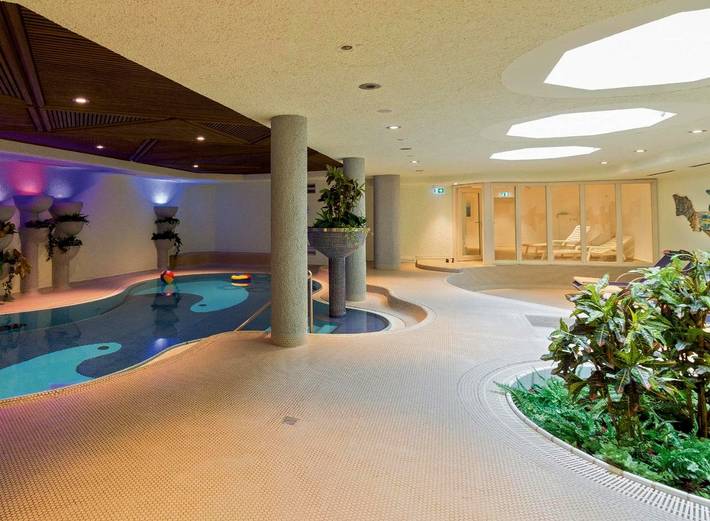 Hotel für 2 Personen, mit Garten und Pool sowie Sauna in Bad Honnef - 4