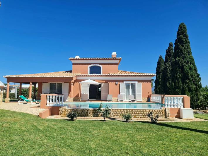 Ferienhaus für 5 Personen, mit Terrasse und Garten sowie Pool - 1