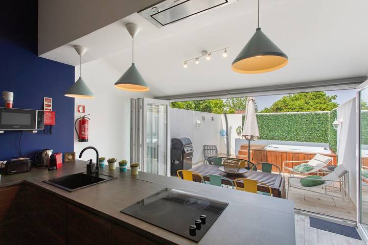 Casa Tejo Villa with Jacuzzi: Private Terrace, Wi-Fi & Air Conditioning in Valada, Tejo River