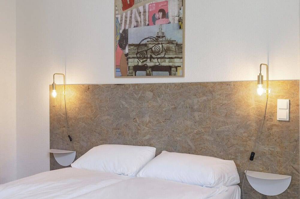 Ganze Wohnung, Mooeve Boxi 15 - Large Apartment with balcony in Friedrichshain - Kreuzberg, Berlin