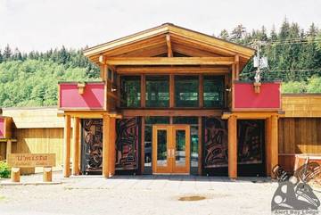 Bed And Breakfast for 2 Guests in Alert Bay, British Columbia, Picture 4