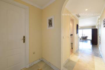 Villa for 4 Guests in Torrequebrada, Benalmádena, Picture 4