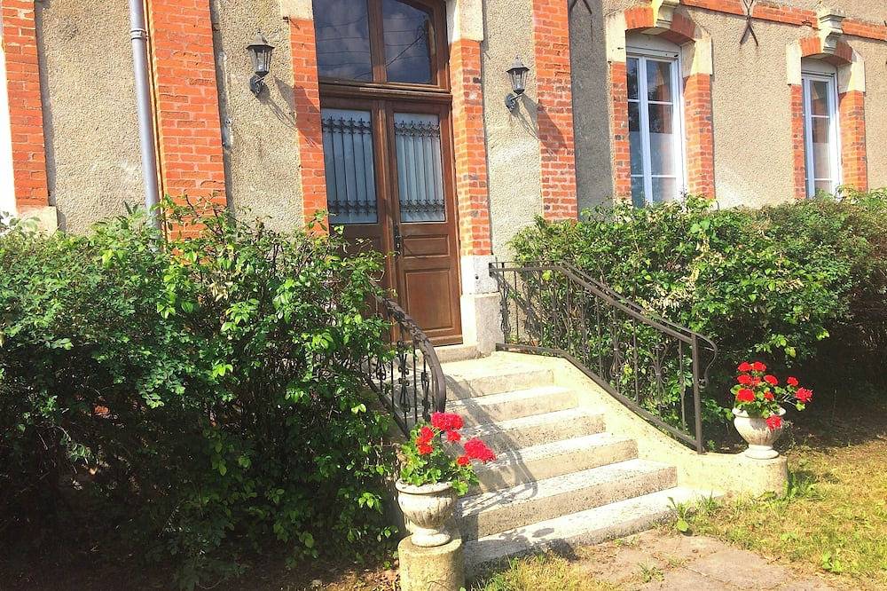Appartement entier, Gite au cœur du Parc Naturel des Causses. Appartement pour 5. Animaux bienvenus! in Cœur de Causse, Quercy