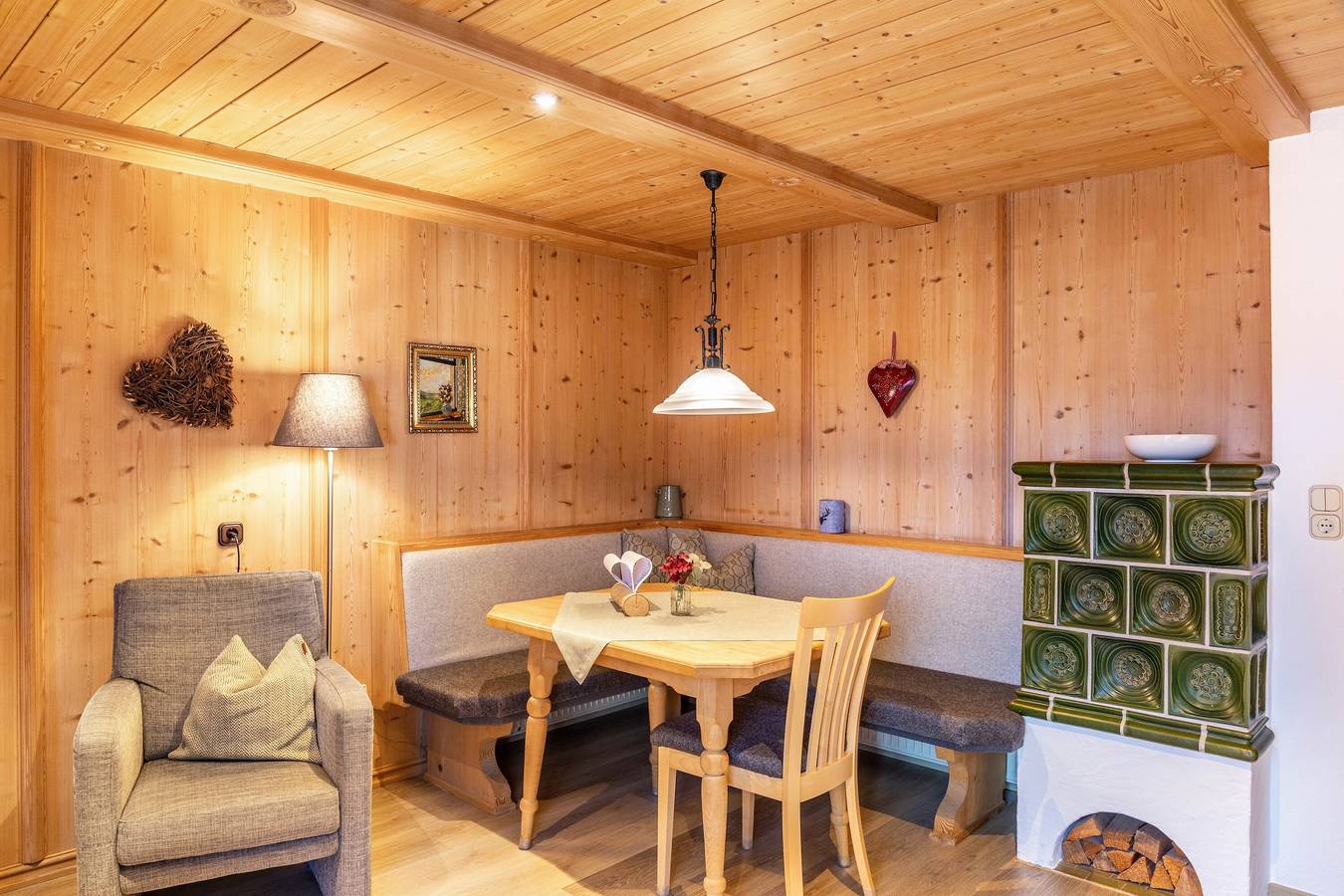 Ganze Wohnung, Apartment '2' mit Bergblick, Balkon und Wlan in Krün, Bayerische Alpen