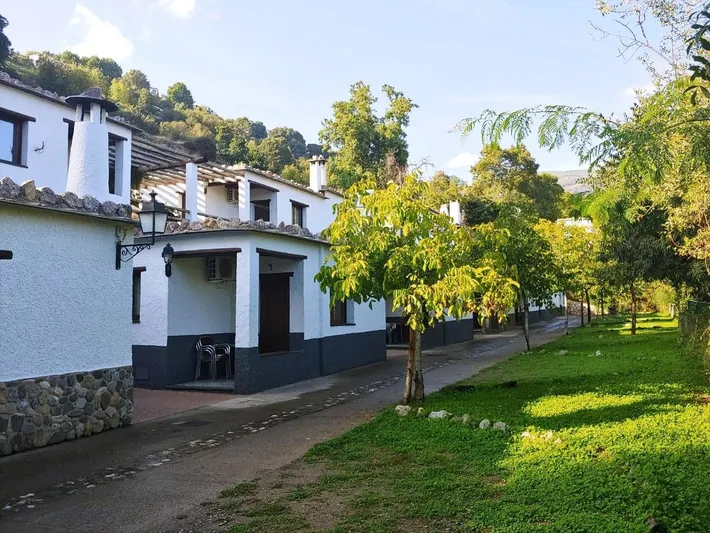 Hotel para 10 personas, con jardín y terraza - 1