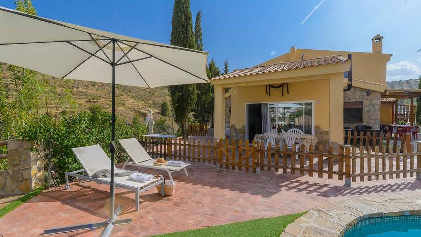Casa rural para 16 personas, con balcón/terraza además de jacuzzi y piscina en Castril - 4