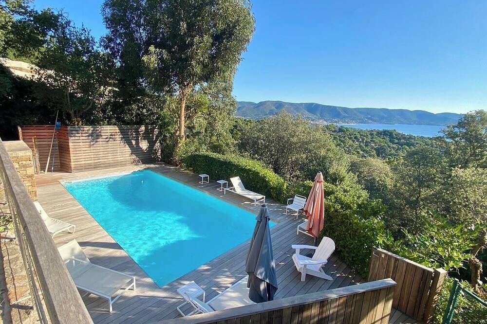 Villa pour 8 Personnes dans Cap Bénat, Bormes-les-Mimosas