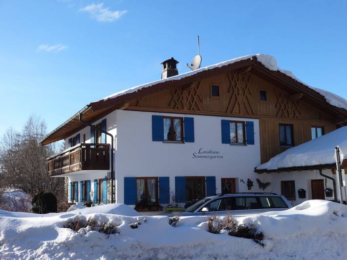 Ferienwohnung für 2 Personen, mit Balkon und Garten