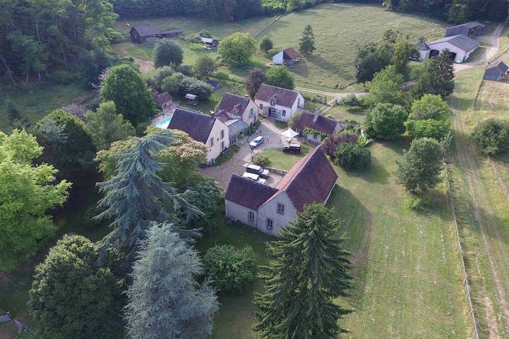 Gîte pour 4 personnes à Saint-Julien-du-Sault