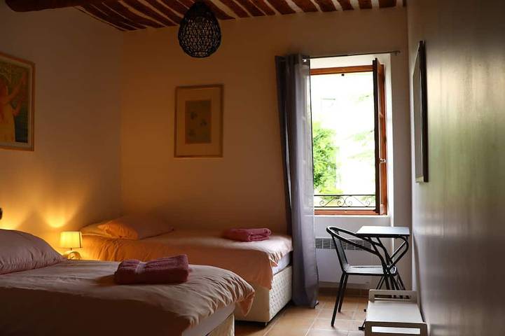 Gîte pour 4 personnes, avec balcon et piscine à Canaules-et-Argentières - 3