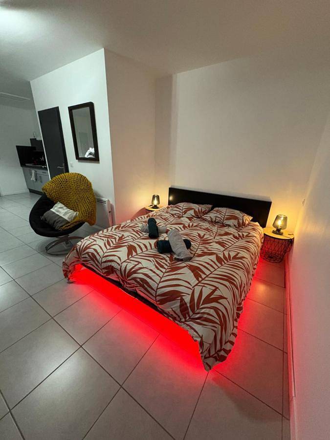 Appartement entier, One-Bedroom Apartment in Le Crès, Côte méditerranéenne (France)