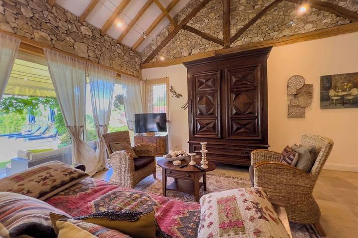 Location de vacances pour 2 personnes, avec terrasse ainsi que piscine et jardin à Siorac-en-Périgord - 4