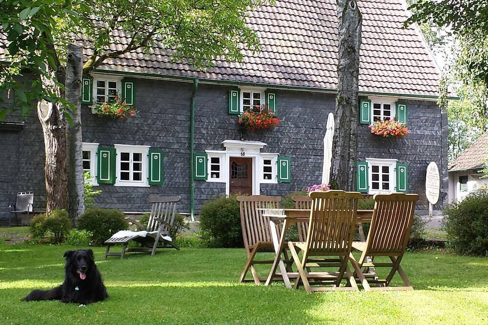 Ganze Wohnung, Naturhof im Bergischen  für traumhafte Erholungstage in der Ferienwohnung \"Emma\" in Reichshof, Oberbergischer Kreis