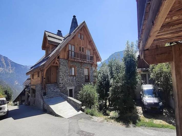 Chalet pour 13 personnes, avec balcon à Puy-Saint-Vincent