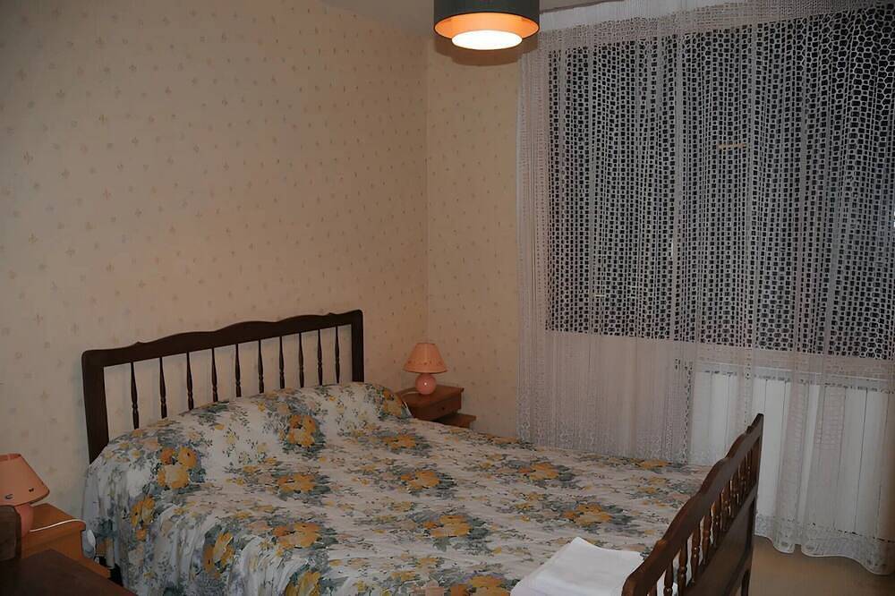 Chambres d'hôtes bellevue - chambre 1 in Junhac, Région d'Aurillac