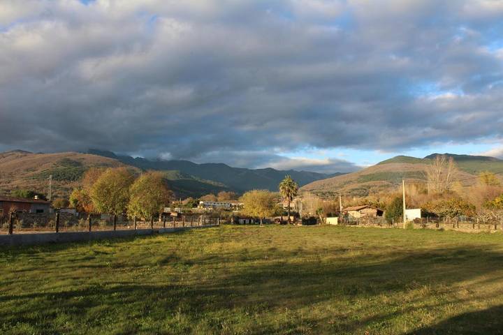 Chalet para 8 personas, con terraza y piscina además de vistas y jardín, Se admiten mascotas en Valle del Tiétar - 2